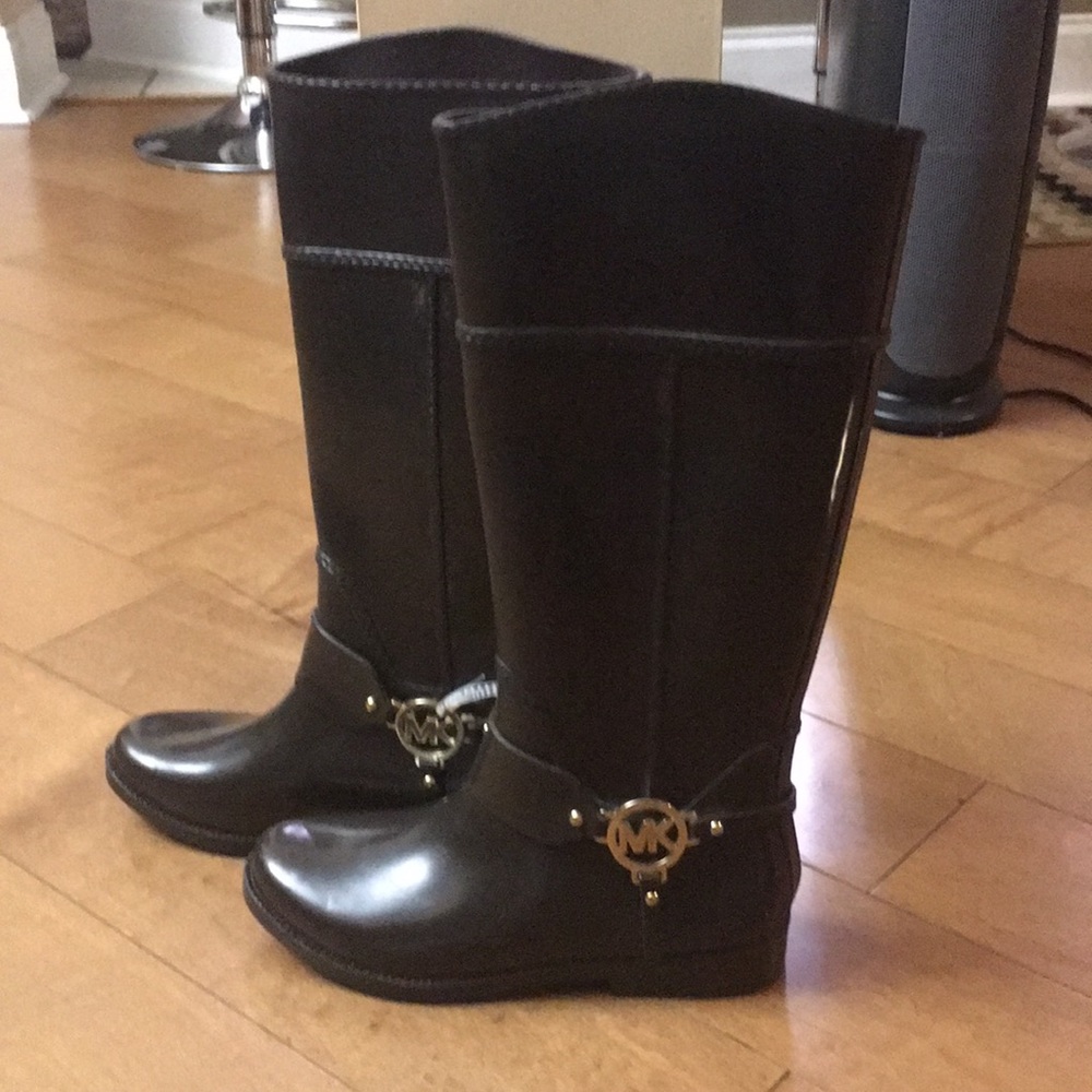 New mk rain boots